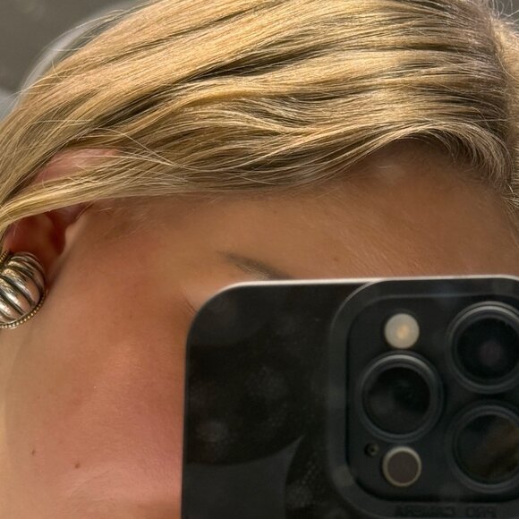 Vintage Sterling Silver Lagos Caviar 18K Gold Accent Omega Back Earrings - Picture 10 of 10